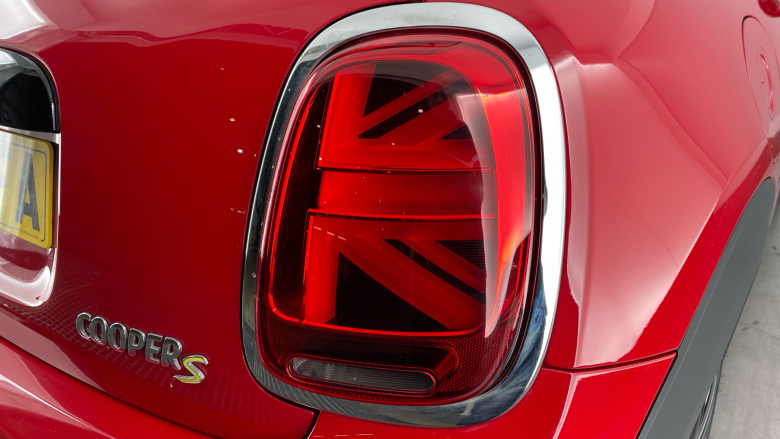 MINI Hatchback 135kW Cooper S Level 2 33kWh 3dr Auto Electric Hatchback